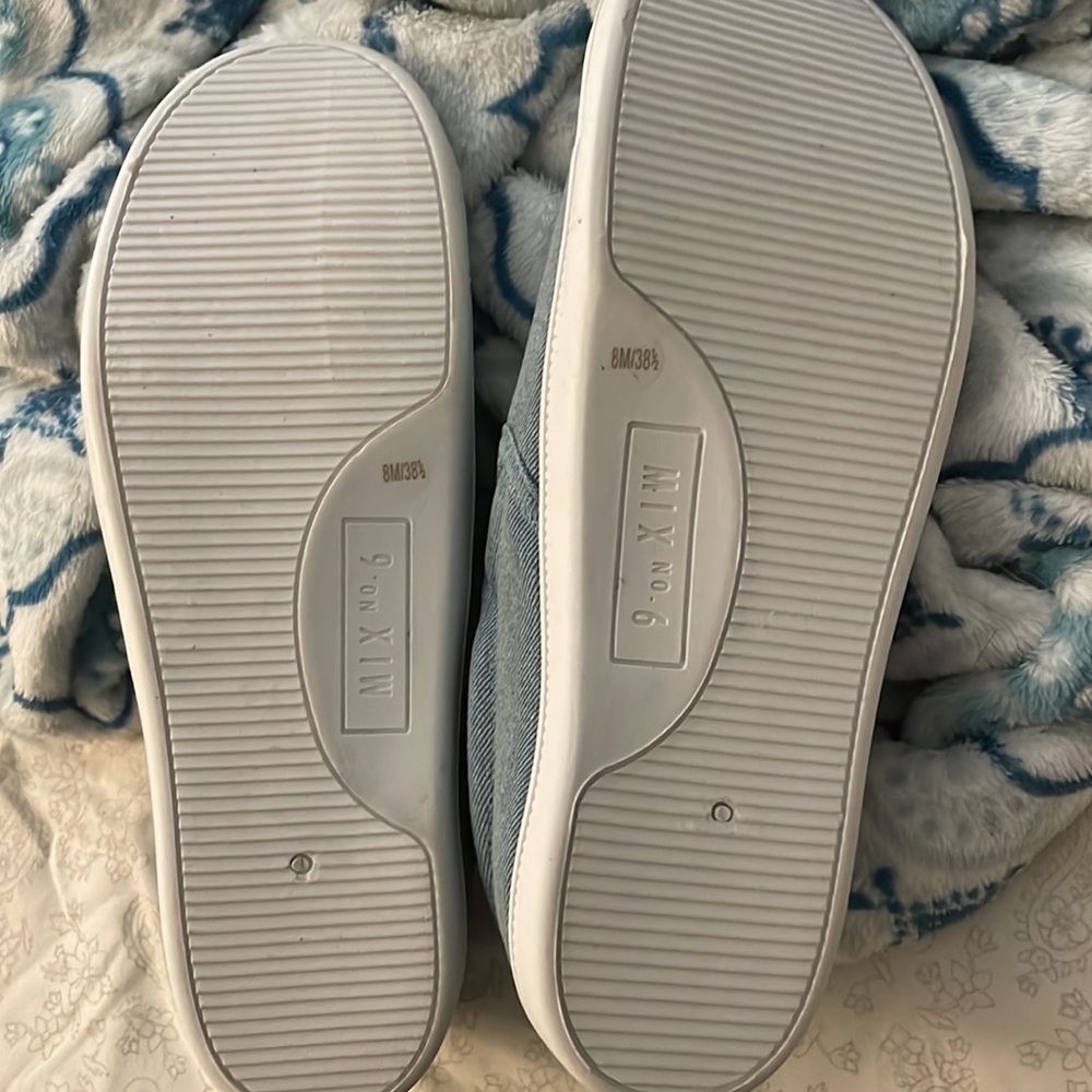 Shoes - Picture 2 of 2